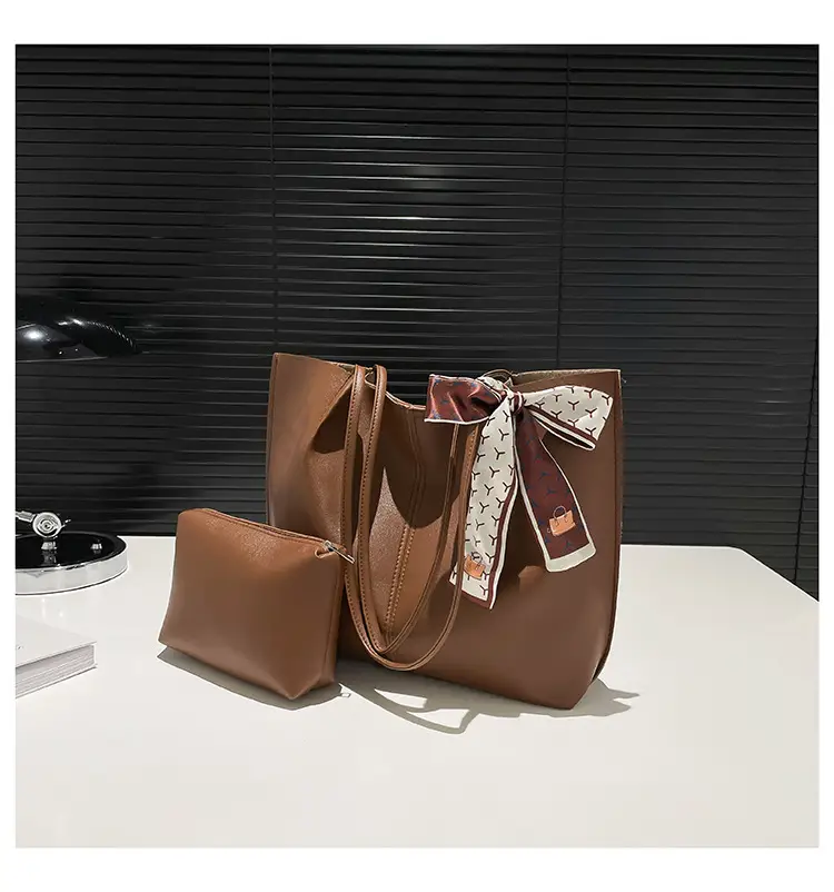 Women 2025 Large Capacity Tote Bag Black Leather — feature 17