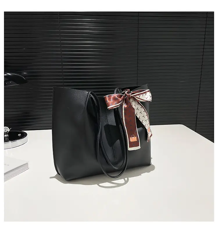 Women 2025 Large Capacity Tote Bag Black Leather — feature 19