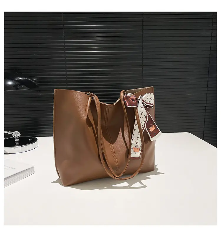 Women 2025 Large Capacity Tote Bag Black Leather — feature 20