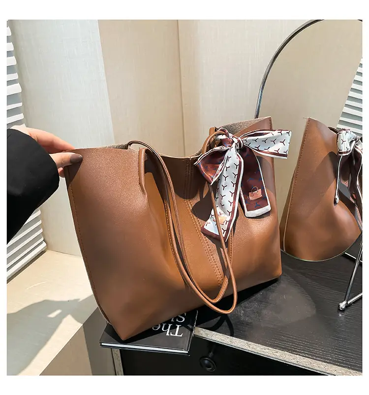Women 2025 Large Capacity Tote Bag Black Leather — feature 24