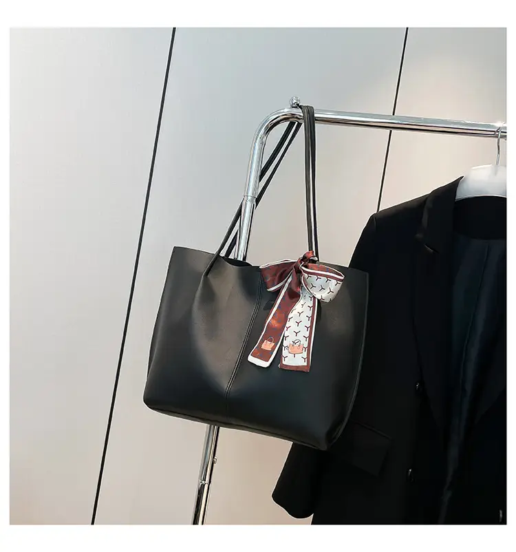 Women 2025 Large Capacity Tote Bag Black Leather — feature 29