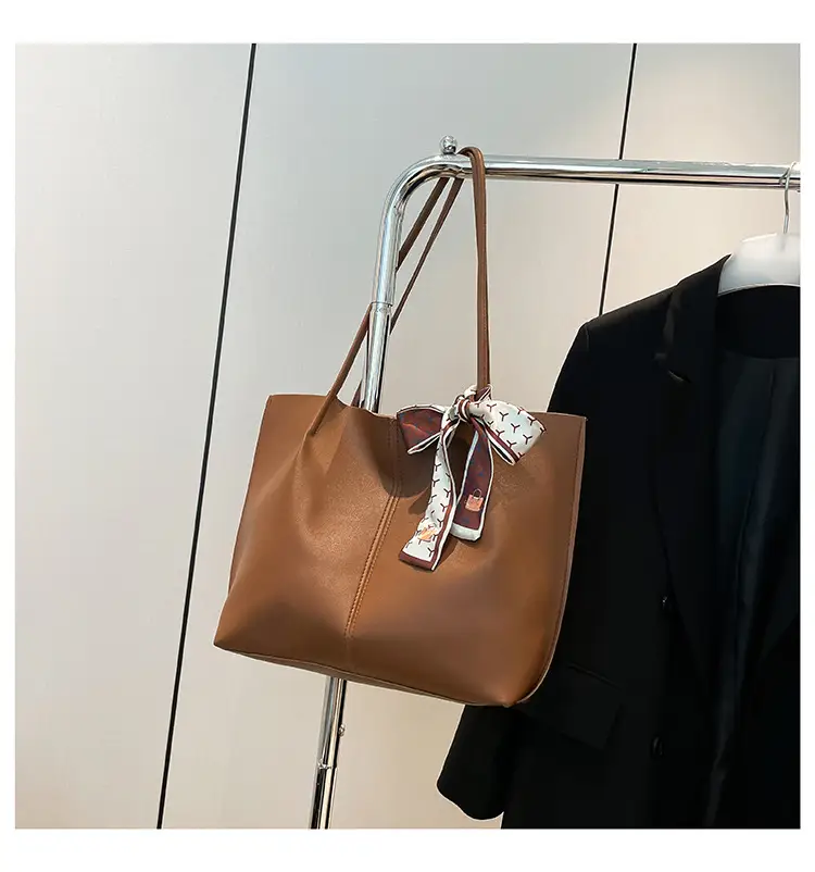 Women 2025 Large Capacity Tote Bag Black Leather — feature 30