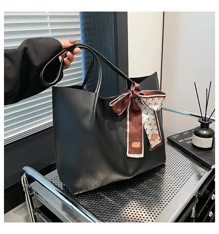 Women 2025 Large Capacity Tote Bag Black Leather — feature 32