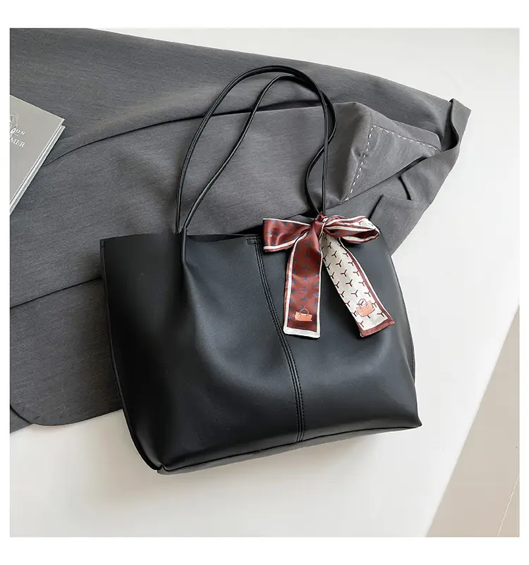 Women 2025 Large Capacity Tote Bag Black Leather — feature 37