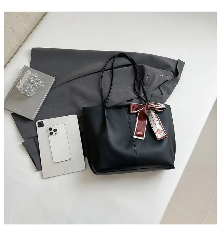 Women 2025 Large Capacity Tote Bag Black Leather — feature 38