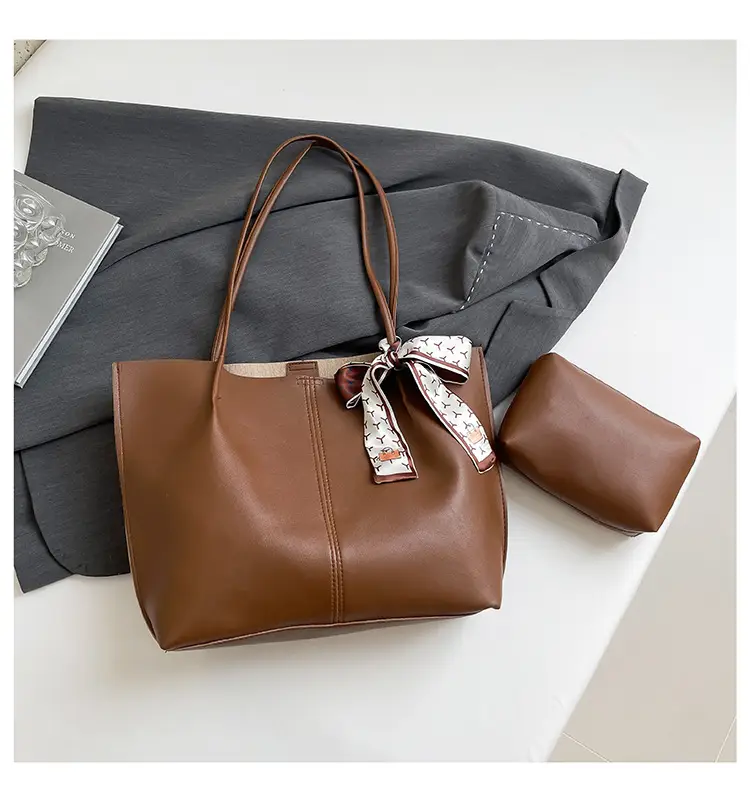 Women 2025 Large Capacity Tote Bag Black Leather — feature 41