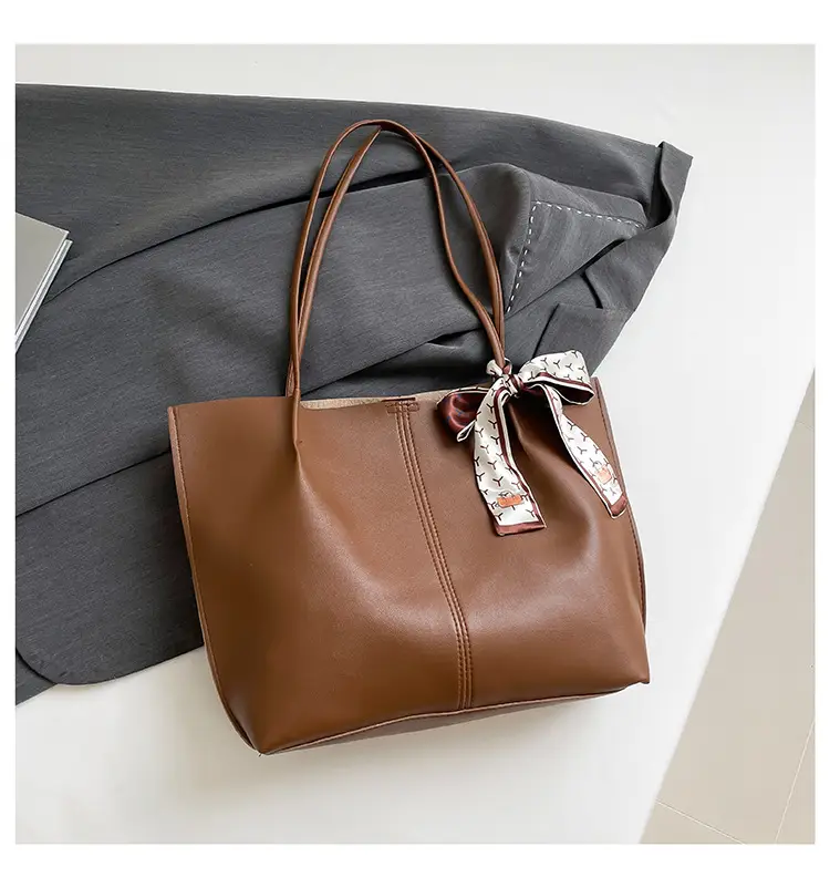 Women 2025 Large Capacity Tote Bag Black Leather — feature 42