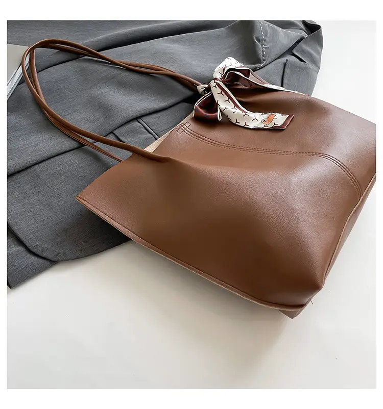 Women 2025 Large Capacity Tote Bag Black Leather — feature 49