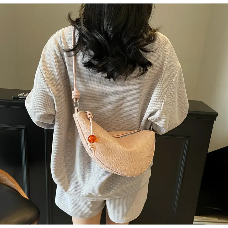 Women Crossbody Bag Black Woven Large Capacity 2025 — feature 20
