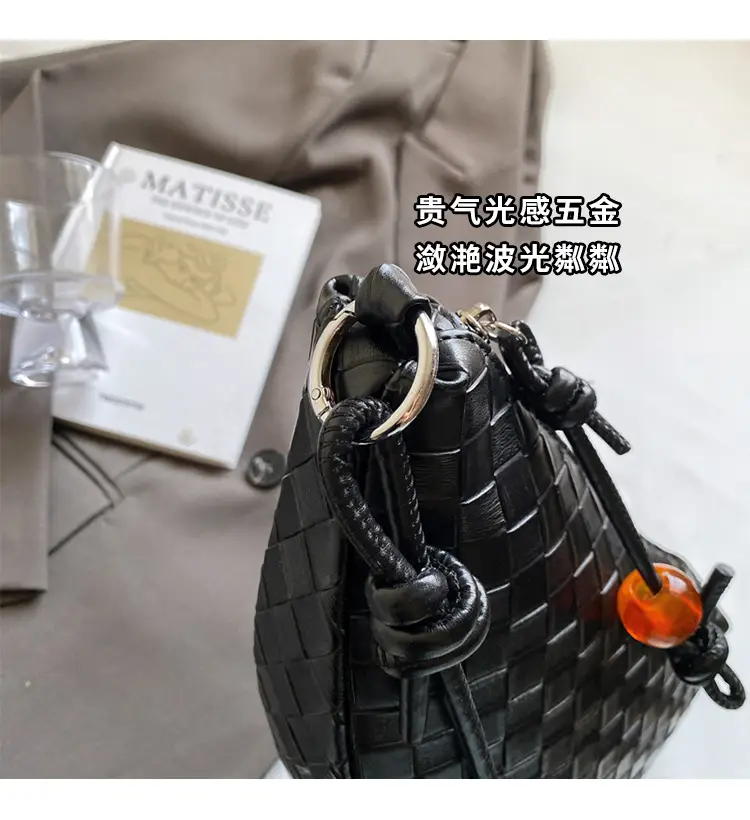 Women Crossbody Bag Black Woven Large Capacity 2025 — feature 3