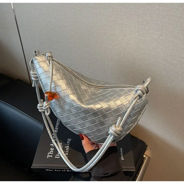Women Crossbody Bag Black Woven Large Capacity 2025 - Image 4