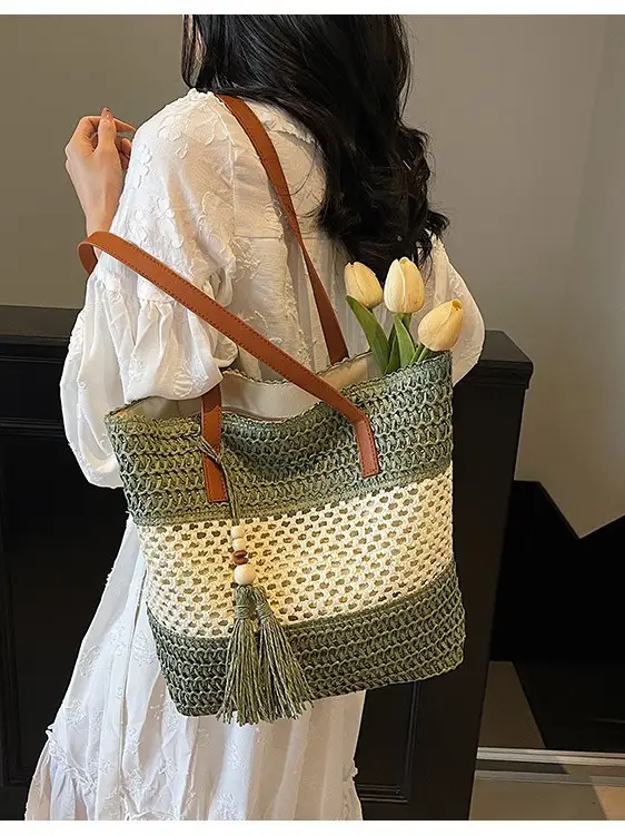 Handwoven Straw Commuter Bag for Women 2025 - Image 5