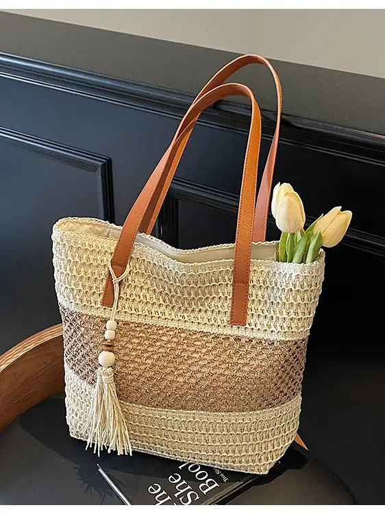 Handwoven Straw Commuter Bag for Women 2025 - Image 7