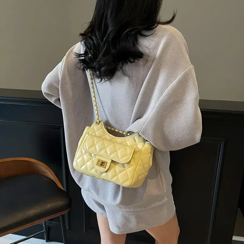 Pink Diamond Lattice Shoulder Bag with Gold Chain - Image 9