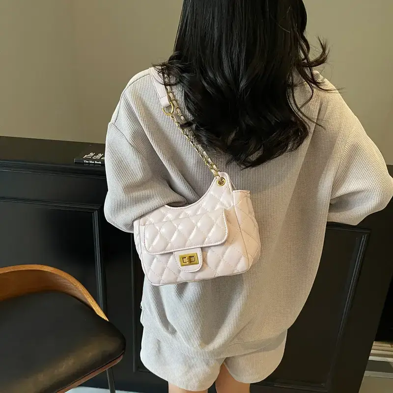 Pink Diamond Lattice Shoulder Bag with Gold Chain - Image 10