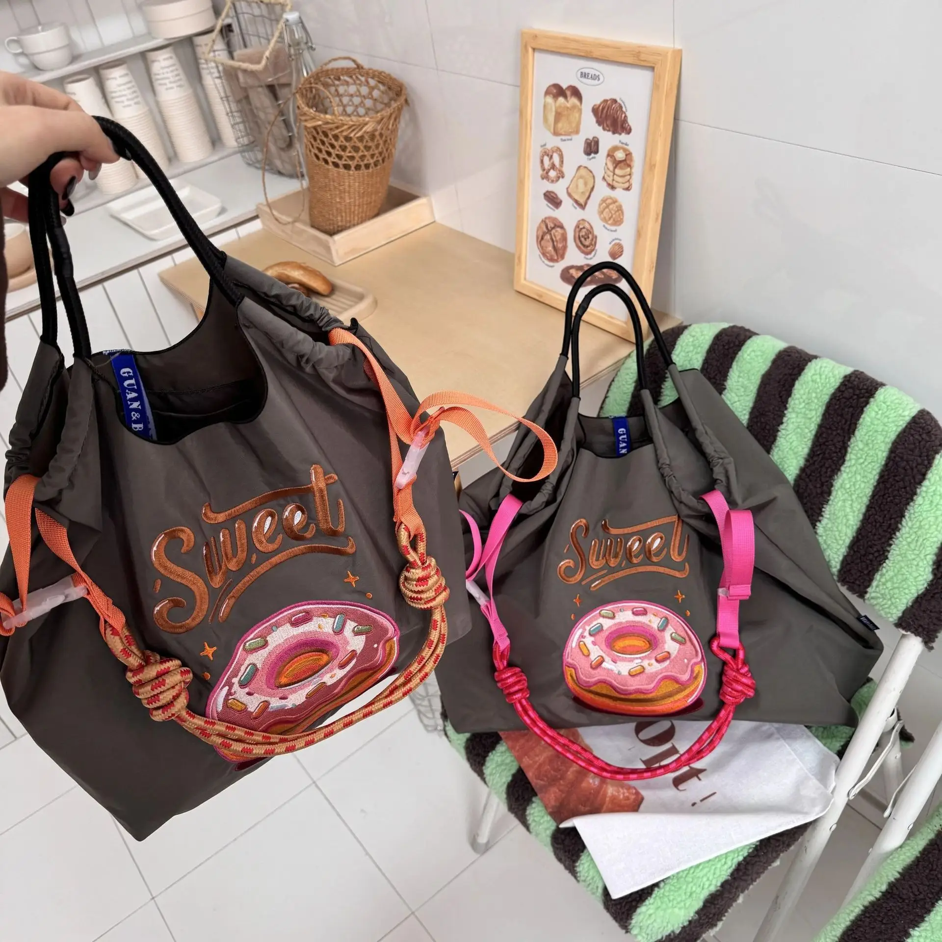 Snoopy Donut Cartoon Crossbody Bag Pink Large Capacity — feature 17