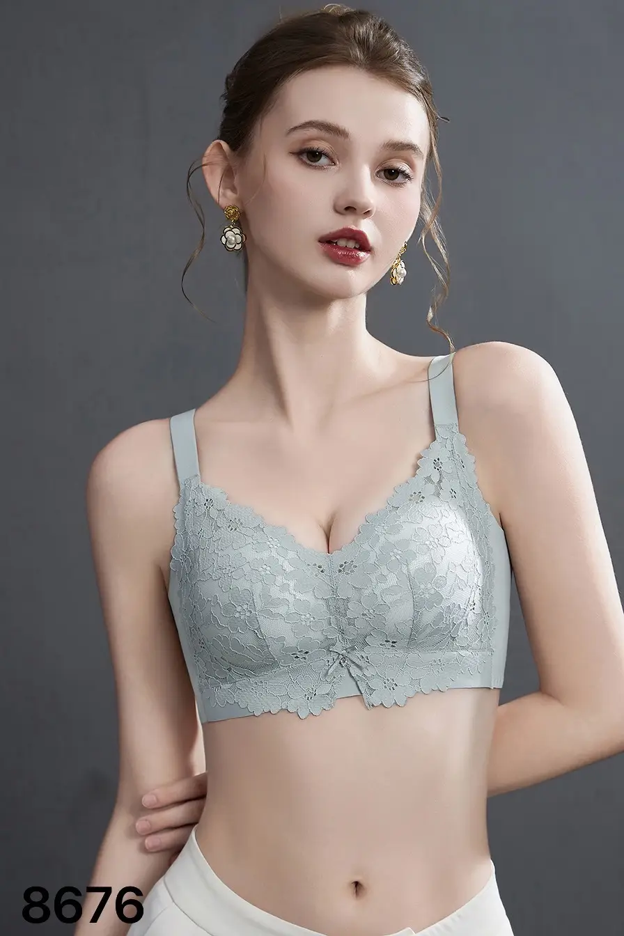 Classic Lace Pull-Up Bra with Wide Shoulder Strap — feature 2