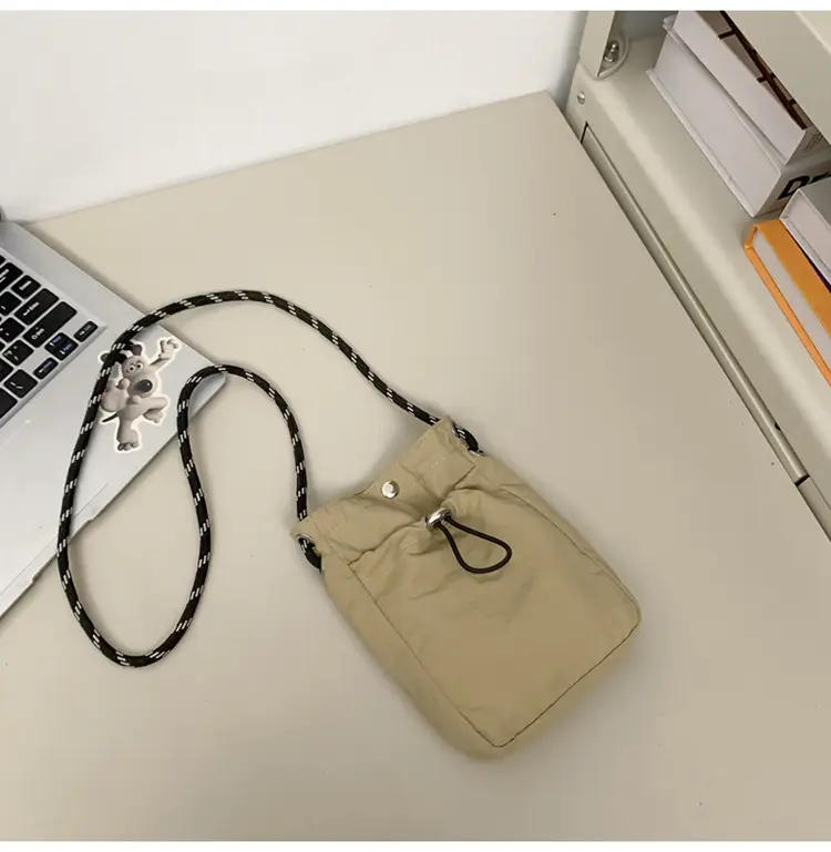 Xiaozhong Drawstring Mobile Phone Bag Waterproof Running Bag — feature 17