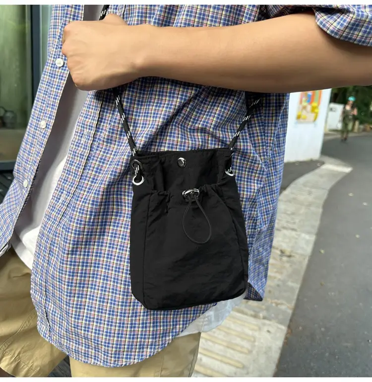 Xiaozhong Drawstring Mobile Phone Bag Waterproof Running Bag — feature 9