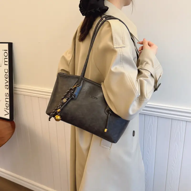 Women's Large Capacity Retro Tote Bag Brown Leather - Image 5