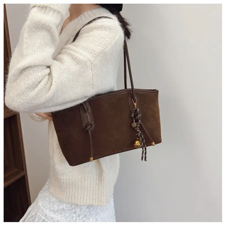 Women's Large Capacity Retro Tote Bag Brown Leather — feature 12
