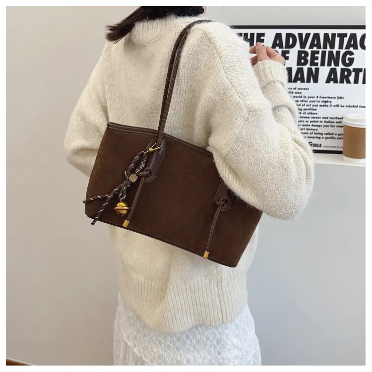 Women's Large Capacity Retro Tote Bag Brown Leather — feature 9