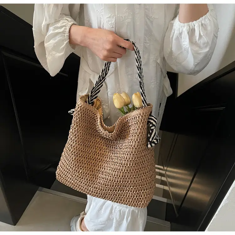 Women Straw Bag Large Capacity Beach Travel Shoulder Bag — feature 12