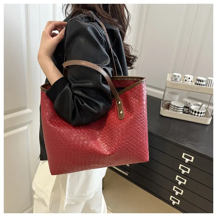 2025 New Arrival White Textured Tote Bag with Brown Handles — feature 10