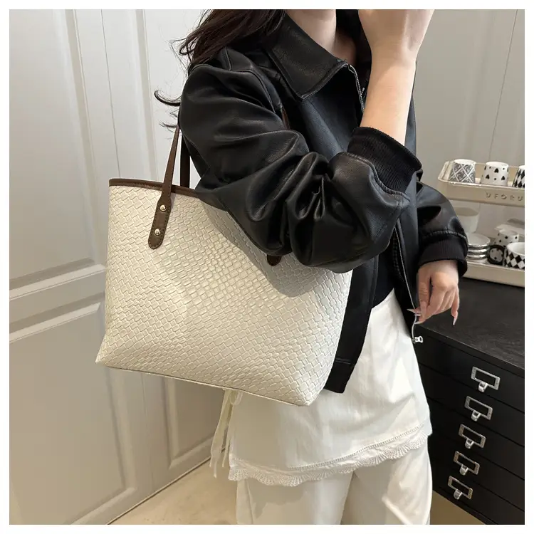 2025 New Arrival White Textured Tote Bag with Brown Handles — feature 11