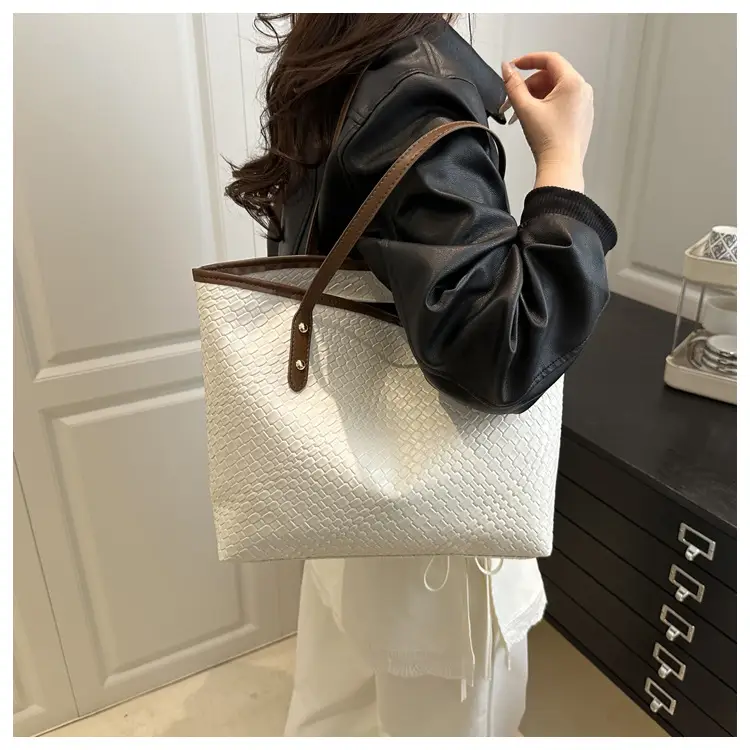 2025 New Arrival White Textured Tote Bag with Brown Handles — feature 12