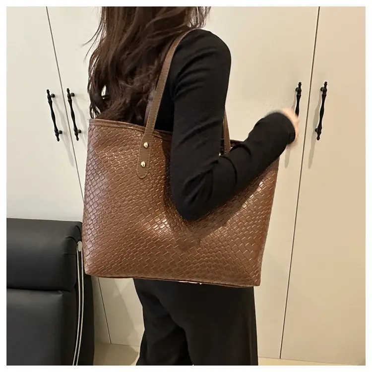 2025 New Arrival White Textured Tote Bag with Brown Handles — feature 16
