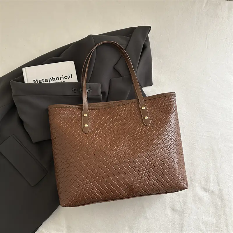 2025 New Arrival White Textured Tote Bag with Brown Handles - Image 4
