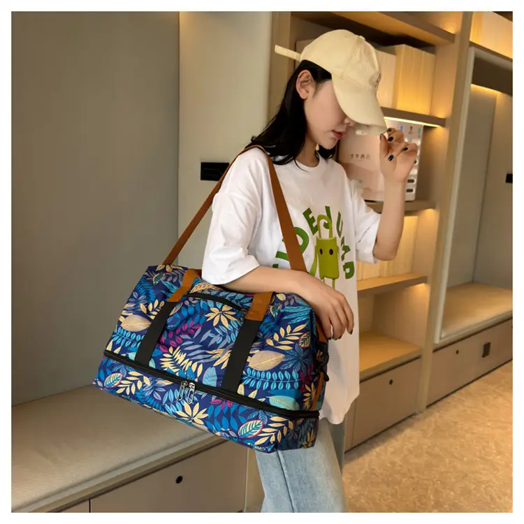 Large Capacity Printed Travel Bag Waterproof Lightweight — feature 34
