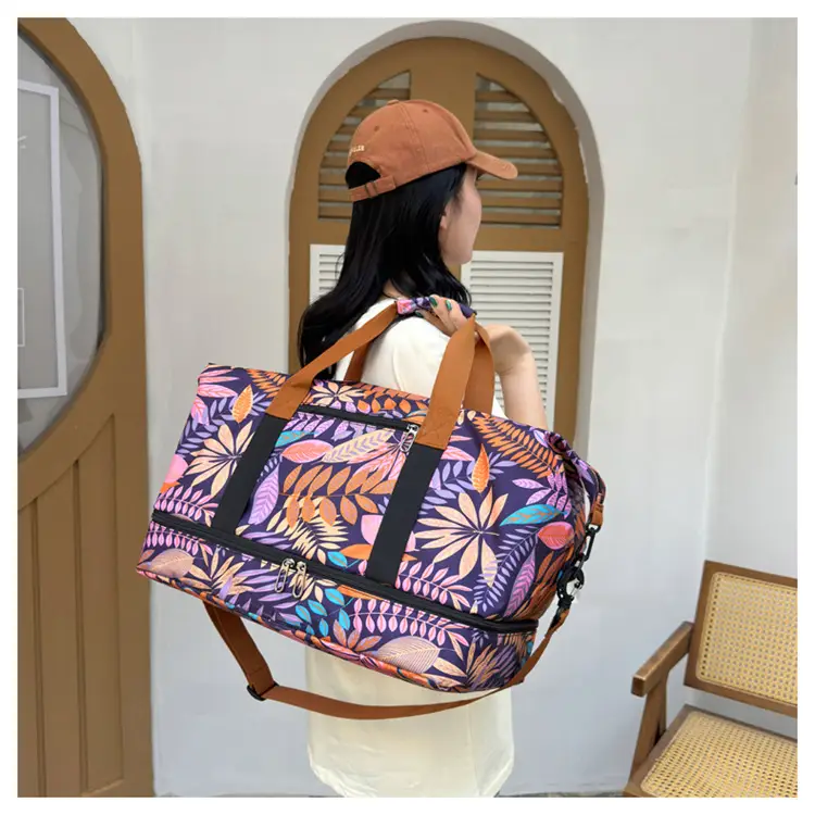 Large Capacity Printed Travel Bag Waterproof Lightweight — feature 42
