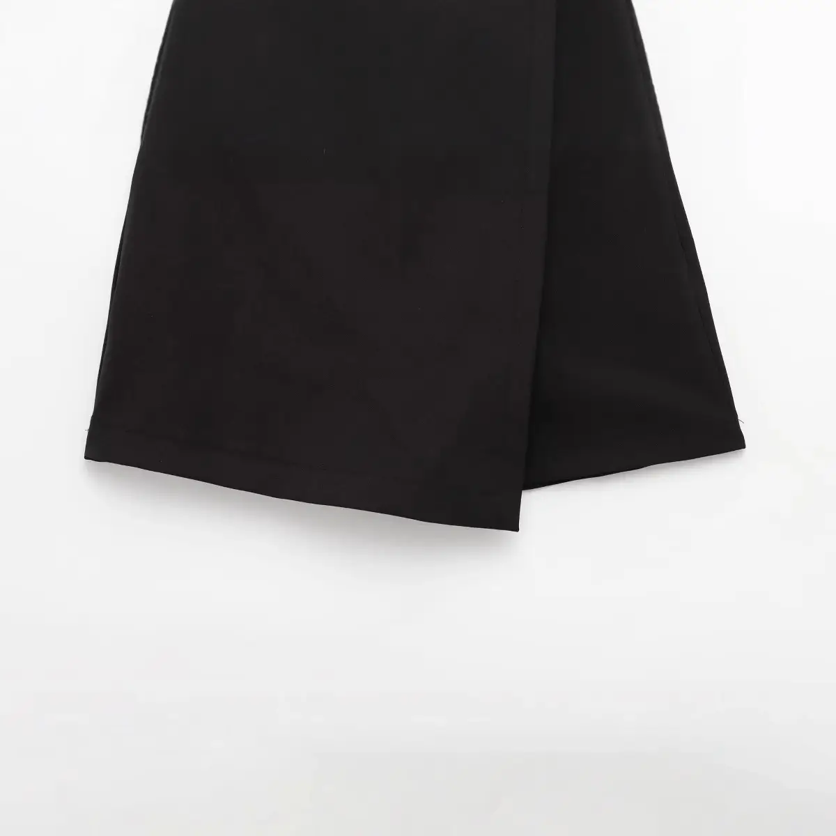 Black Belt Double-Breasted Culottes for Women - Image 4