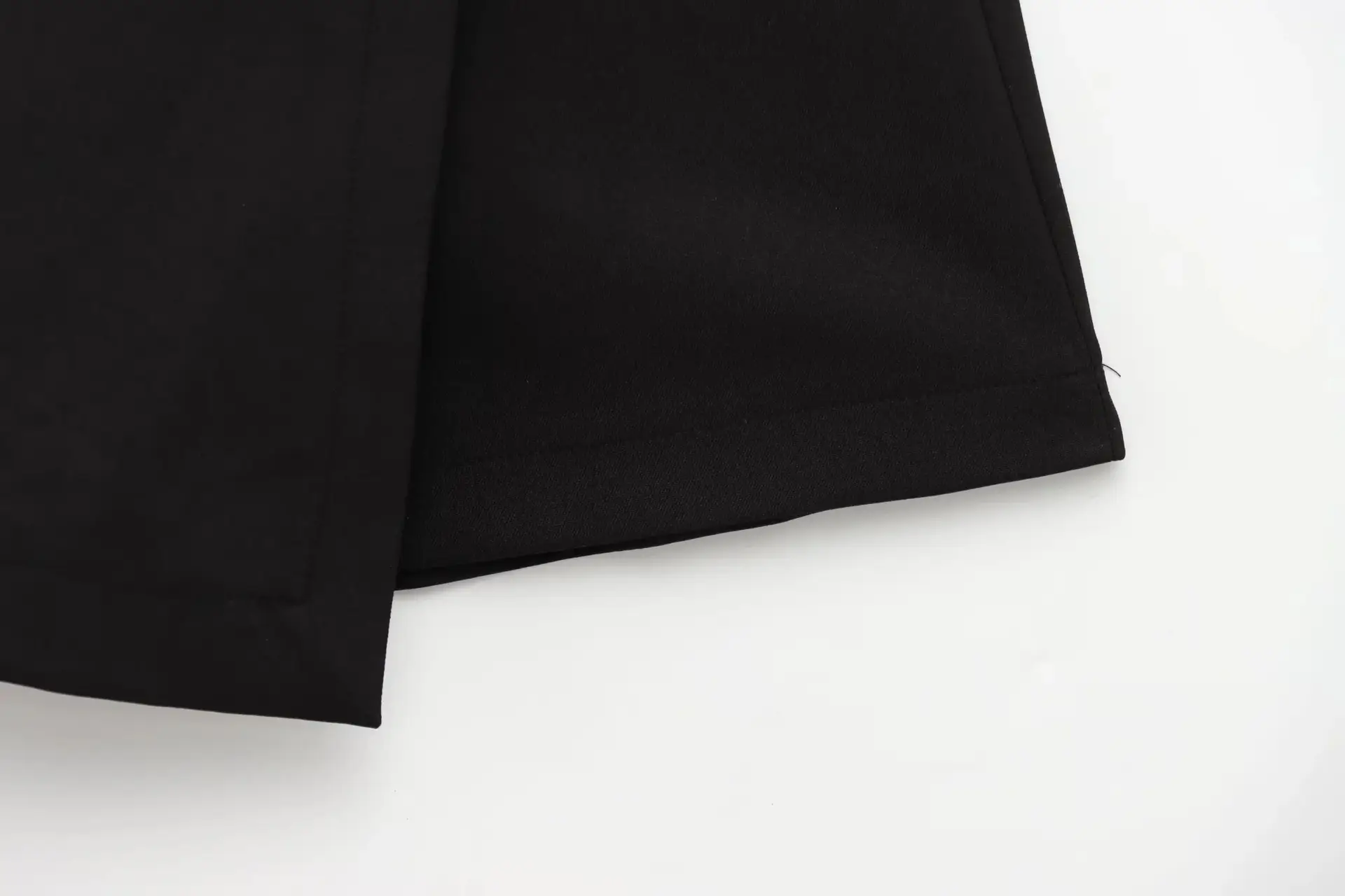 Black Belt Double-Breasted Culottes for Women — feature 5