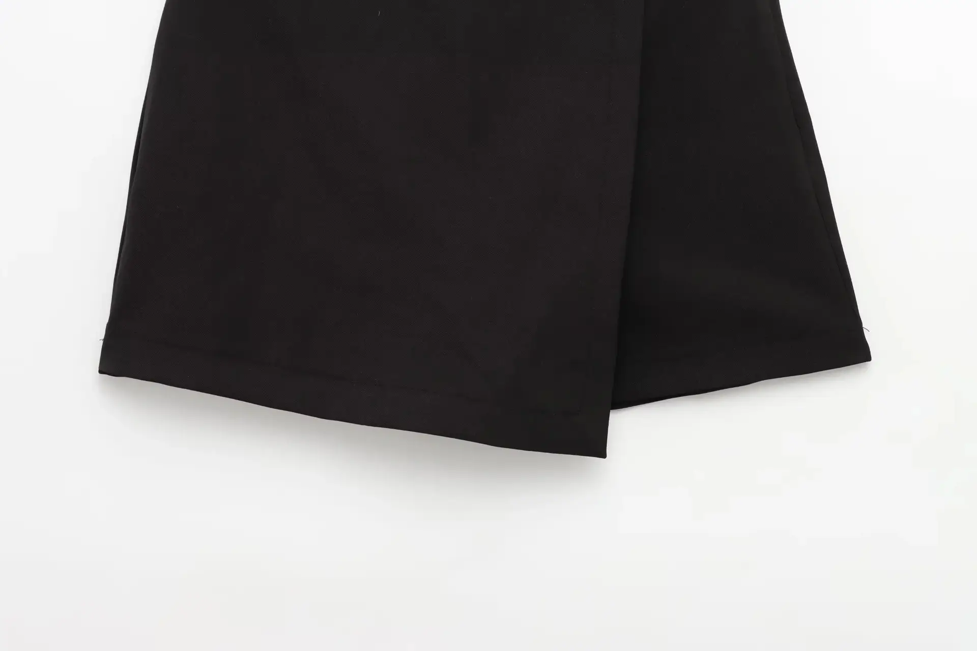 Black Belt Double-Breasted Culottes for Women — feature 6