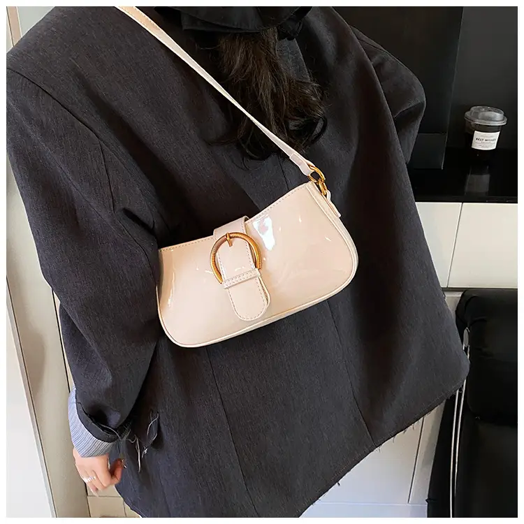 Red Textured Shoulder Bag for Women 2025 Spring — feature 31