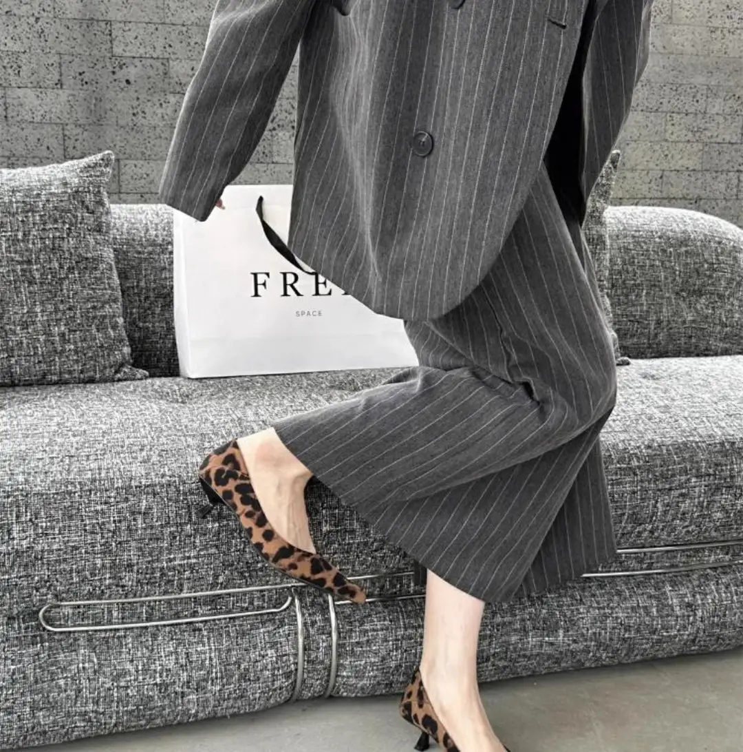 Fashionable, Sexy and Comfortable Pointed-Toe Shallow High Heels, Sexy Cat-Heeled Shoes, Pointed-Toe French New Leopard Print Stiletto Shoes — feature 5