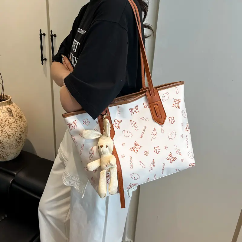New Fashion Women's Printed Tote Bag with Cute Bear Design - Image 12