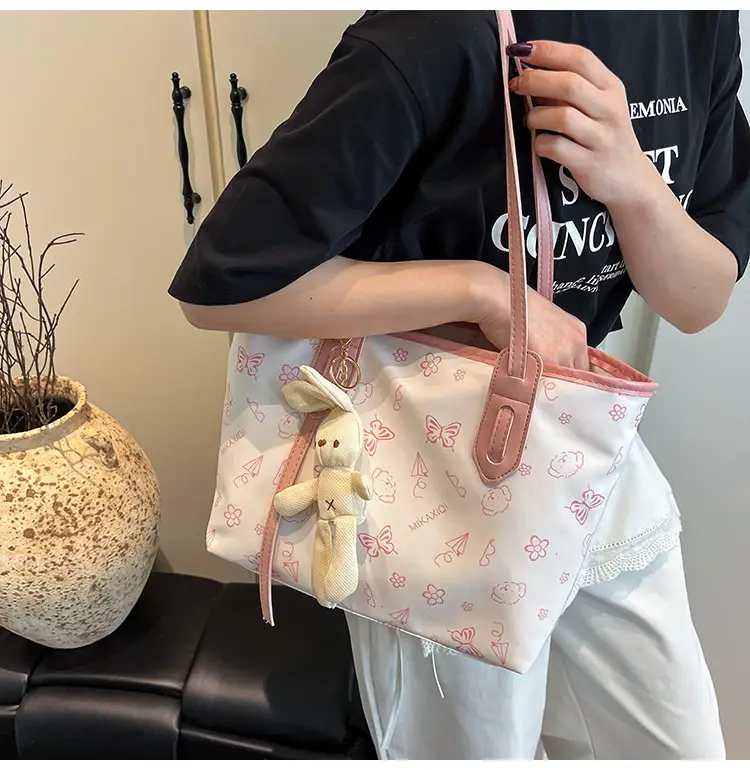 New Fashion Women's Printed Tote Bag with Cute Bear Design — feature 13