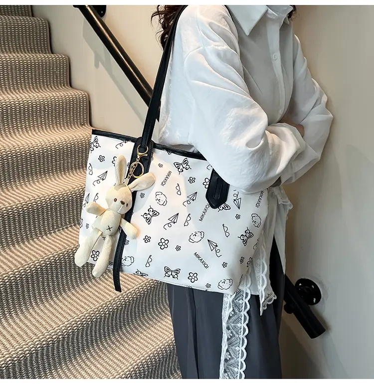 New Fashion Women's Printed Tote Bag with Cute Bear Design — feature 17