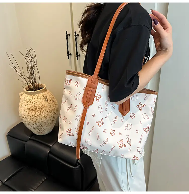 New Fashion Women's Printed Tote Bag with Cute Bear Design — feature 23