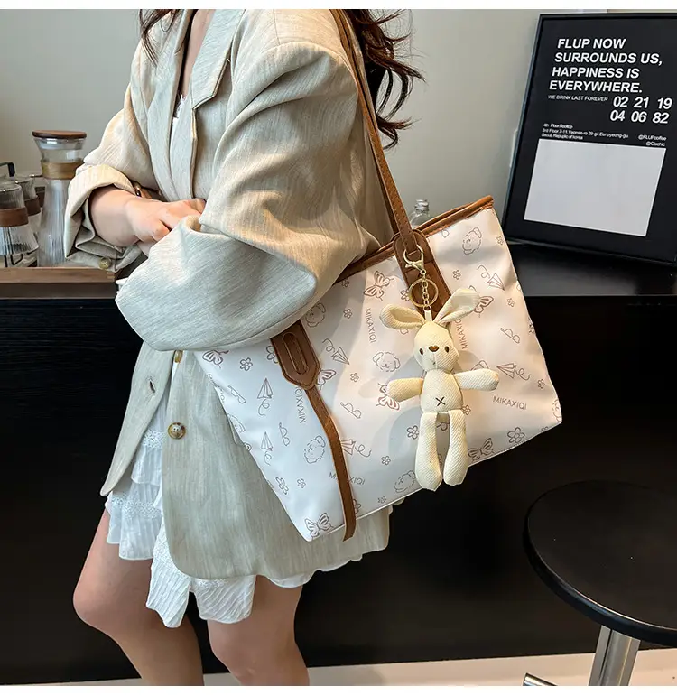 New Fashion Women's Printed Tote Bag with Cute Bear Design — feature 9