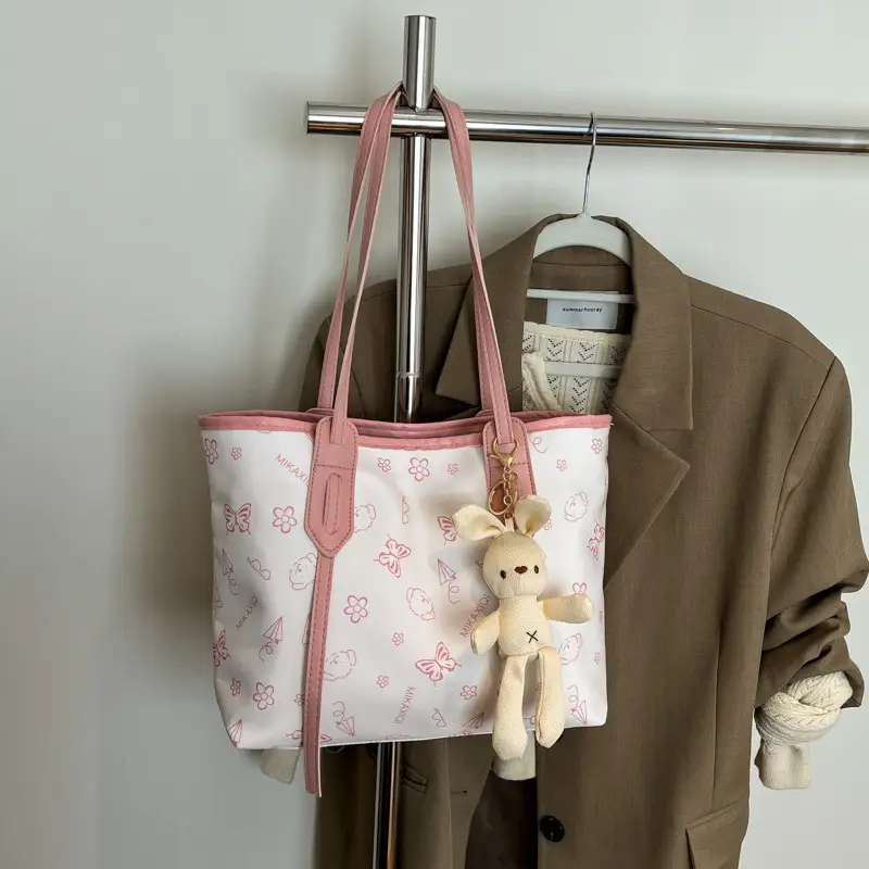 New Fashion Women's Printed Tote Bag with Cute Bear Design - Image 2