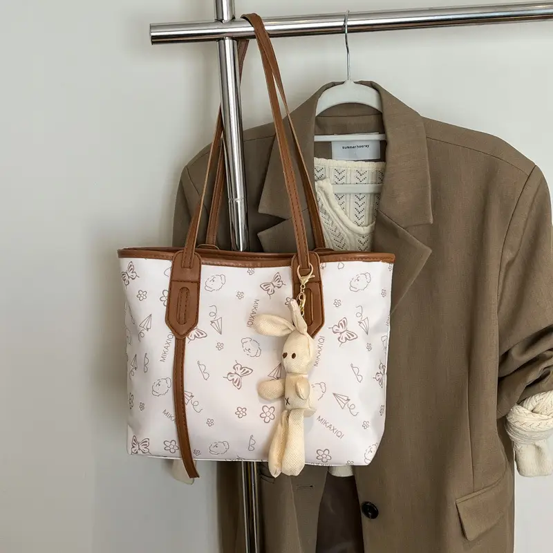 New Fashion Women's Printed Tote Bag with Cute Bear Design - Image 4