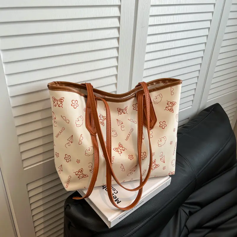 New Fashion Women's Printed Tote Bag with Cute Bear Design - Image 6