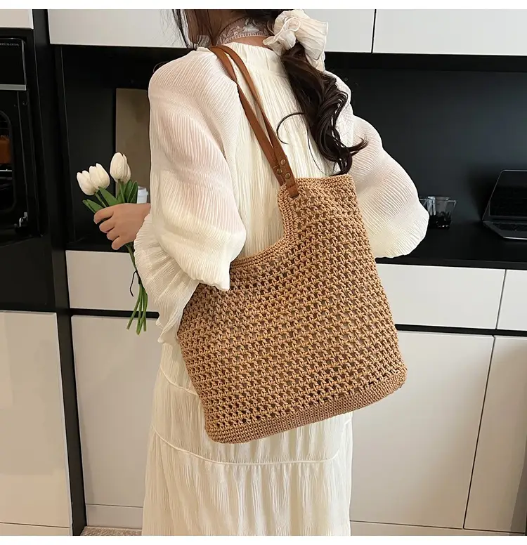New Large Capacity Woven Women's Shoulder Bag — feature 16