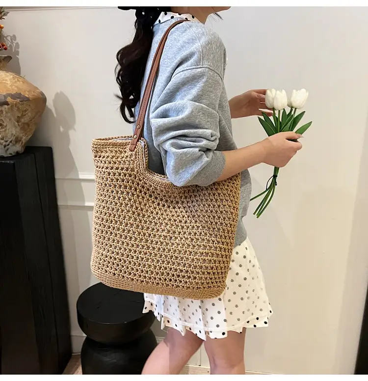 New Large Capacity Woven Women's Shoulder Bag — feature 32