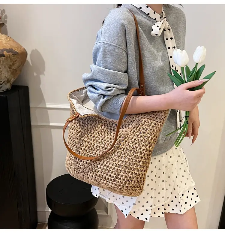 New Large Capacity Woven Women's Shoulder Bag — feature 33
